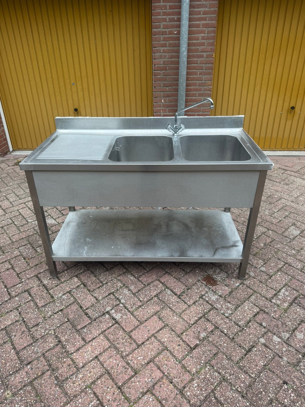 Dubbele rvs horeca spoeltafel met kraan.  Wastafel, Ophalen