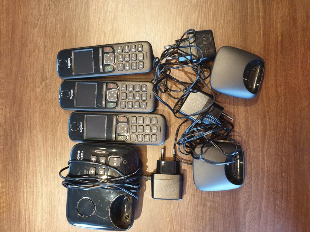 Gigaset huistelefoon met 3 handsets - Zo goed als nieuw, Ophalen of Verzenden