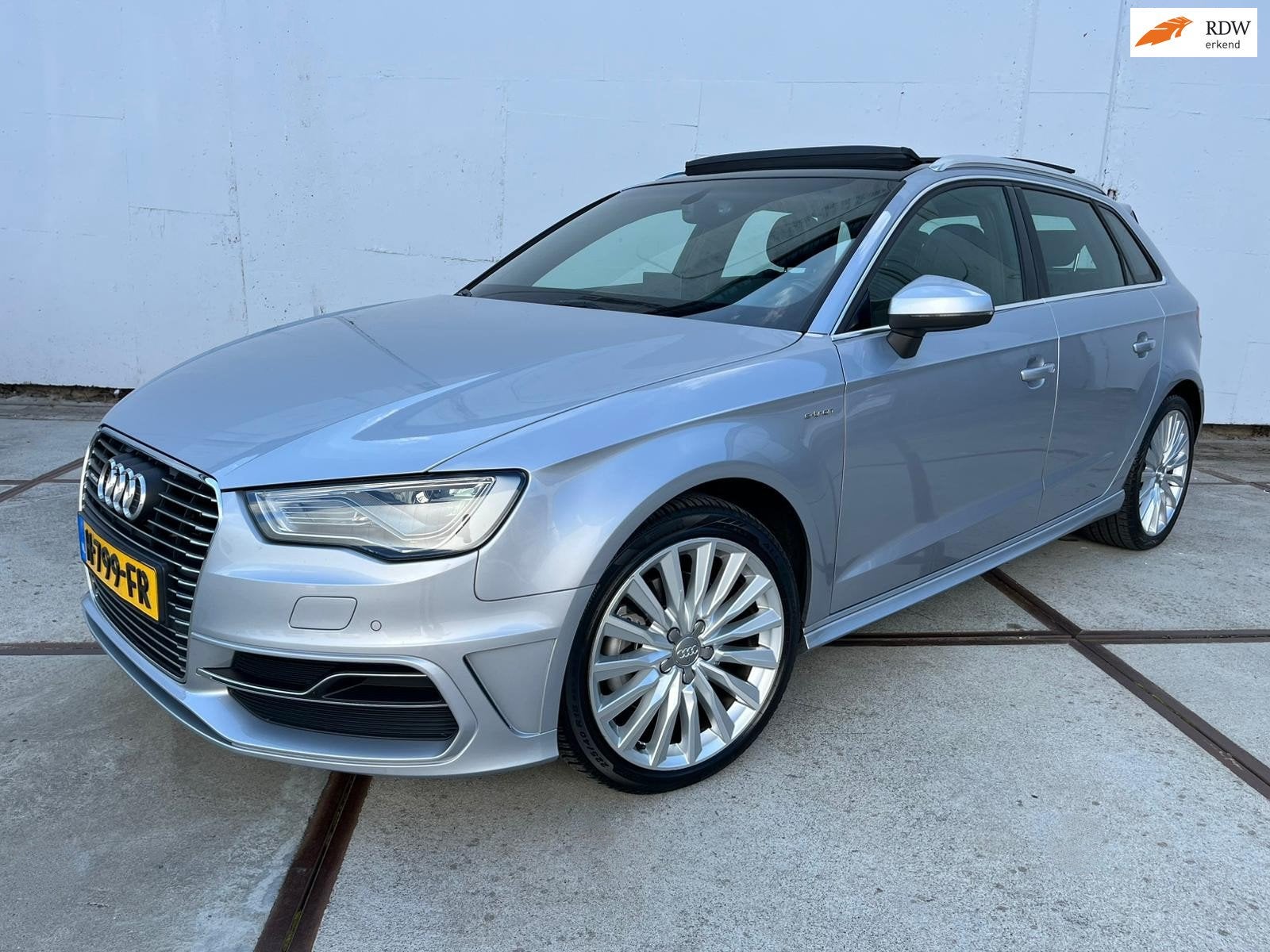 Audi A3 Sportback 1.4 e-tron PHEV Ambition Pro Line plus Pan, Auto's, 8 kWh, Gebruikt, Euro 6, 4 cilinders