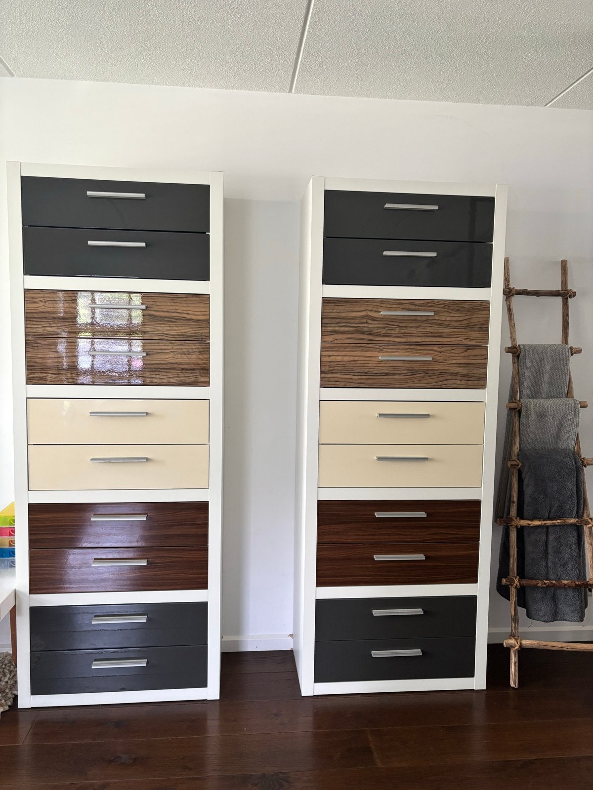 Set van 2 ladekasten met diverse kleuren lades, Huis en Inrichting, Kasten | Dressoirs, Ophalen, 50 tot 100 cm, Zo goed als nieuw