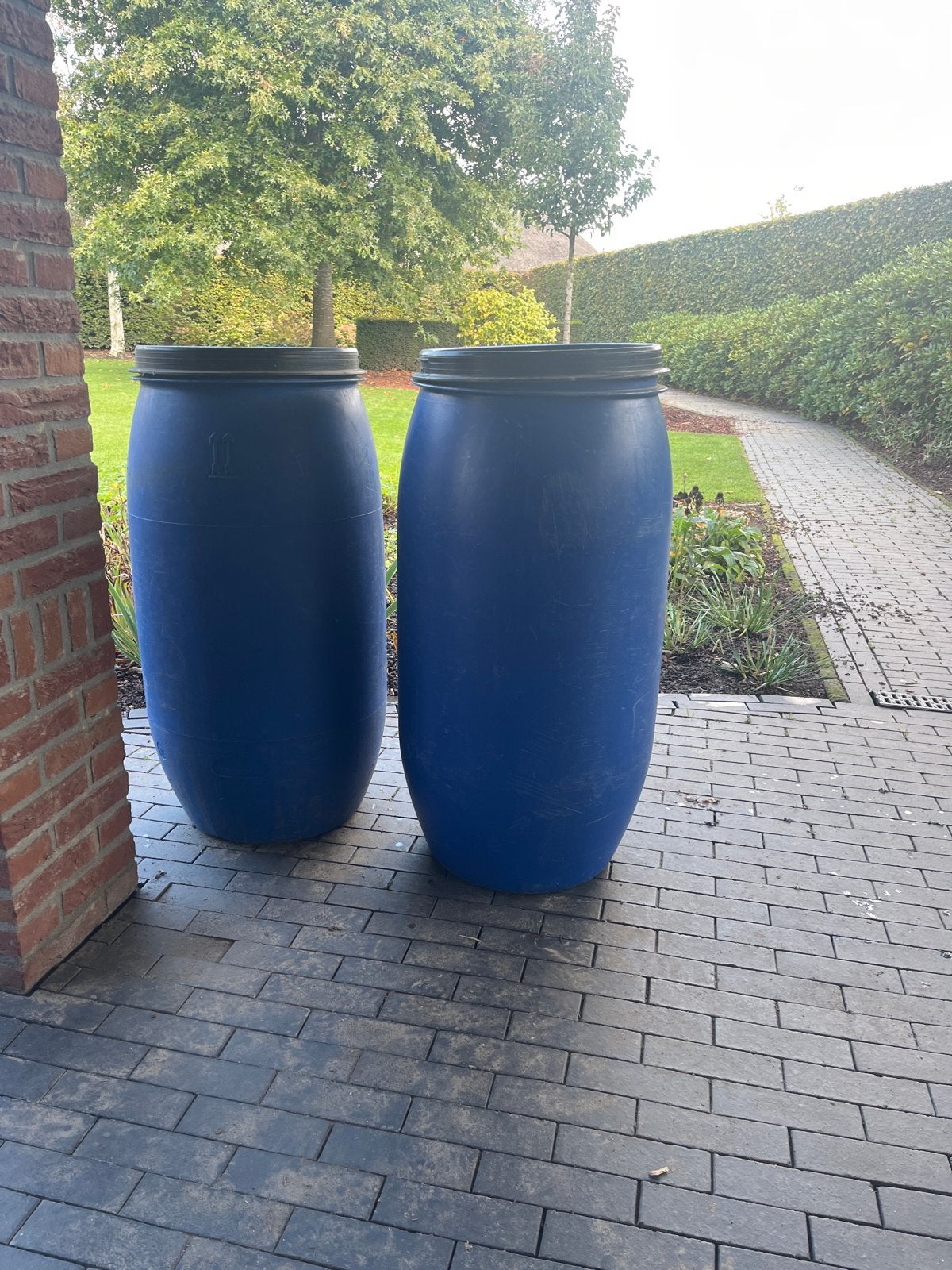 Twee waterdichte vaten van 150 liter met deksel, Ophalen, Gebruikt