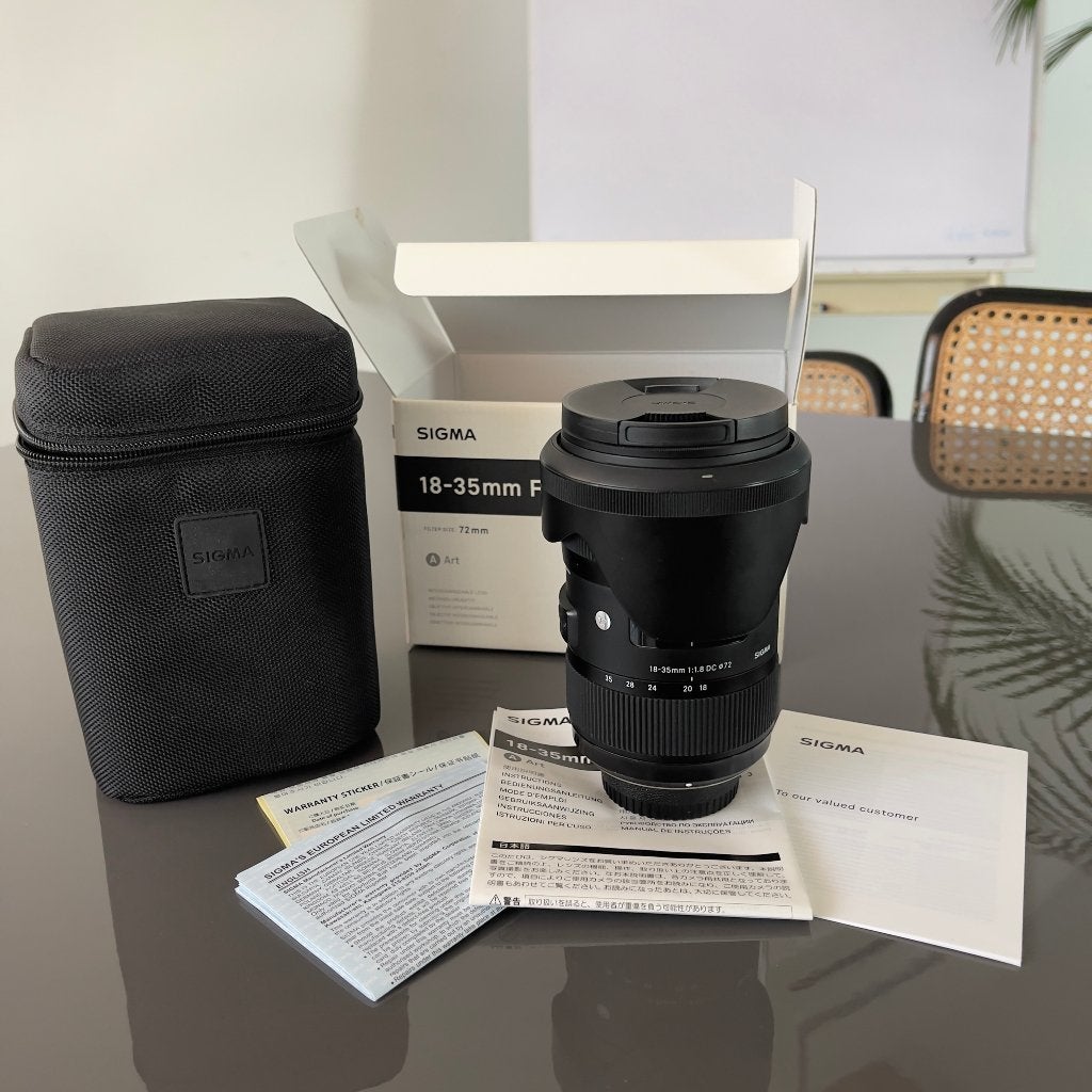 Sigma 18 - 35 mm f/1.8 DC HSM Art voor Nikon F-mount (DX), Sigma, 18 mm, Beschermhoes/tas, Zo goed als nieuw