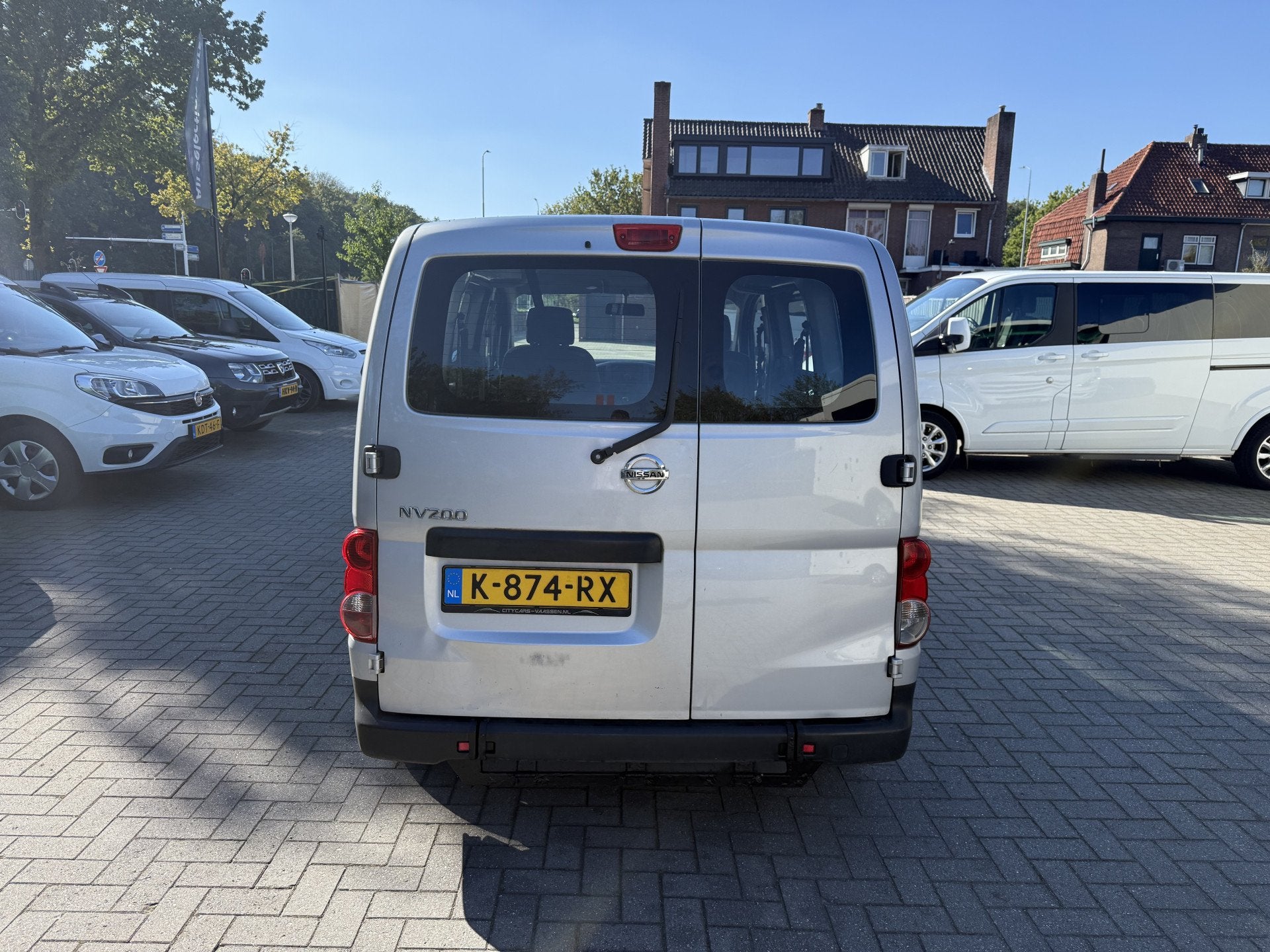Nissan Evalia 1.6 benzine - Rolstoelbus - Bodemverlaging - R, Gebruikt, Overige modellen, 7 stoelen, Bedrijf