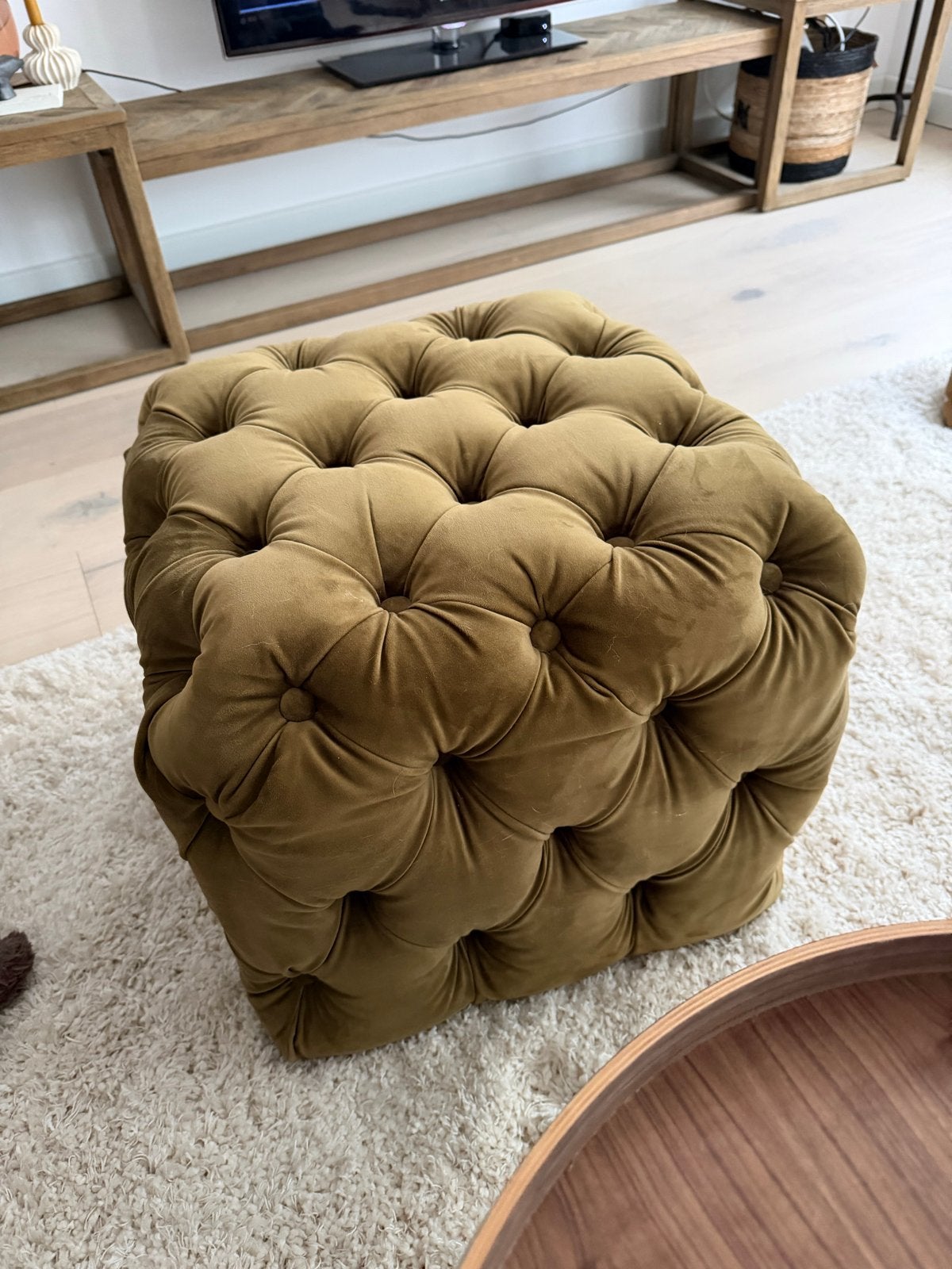 Riviera Maison Suede Gouden Poef Vierkant, Huis en Inrichting, Banken | Voetenbanken en Poefen, Ophalen, Minder dan 50 cm, Vierkant