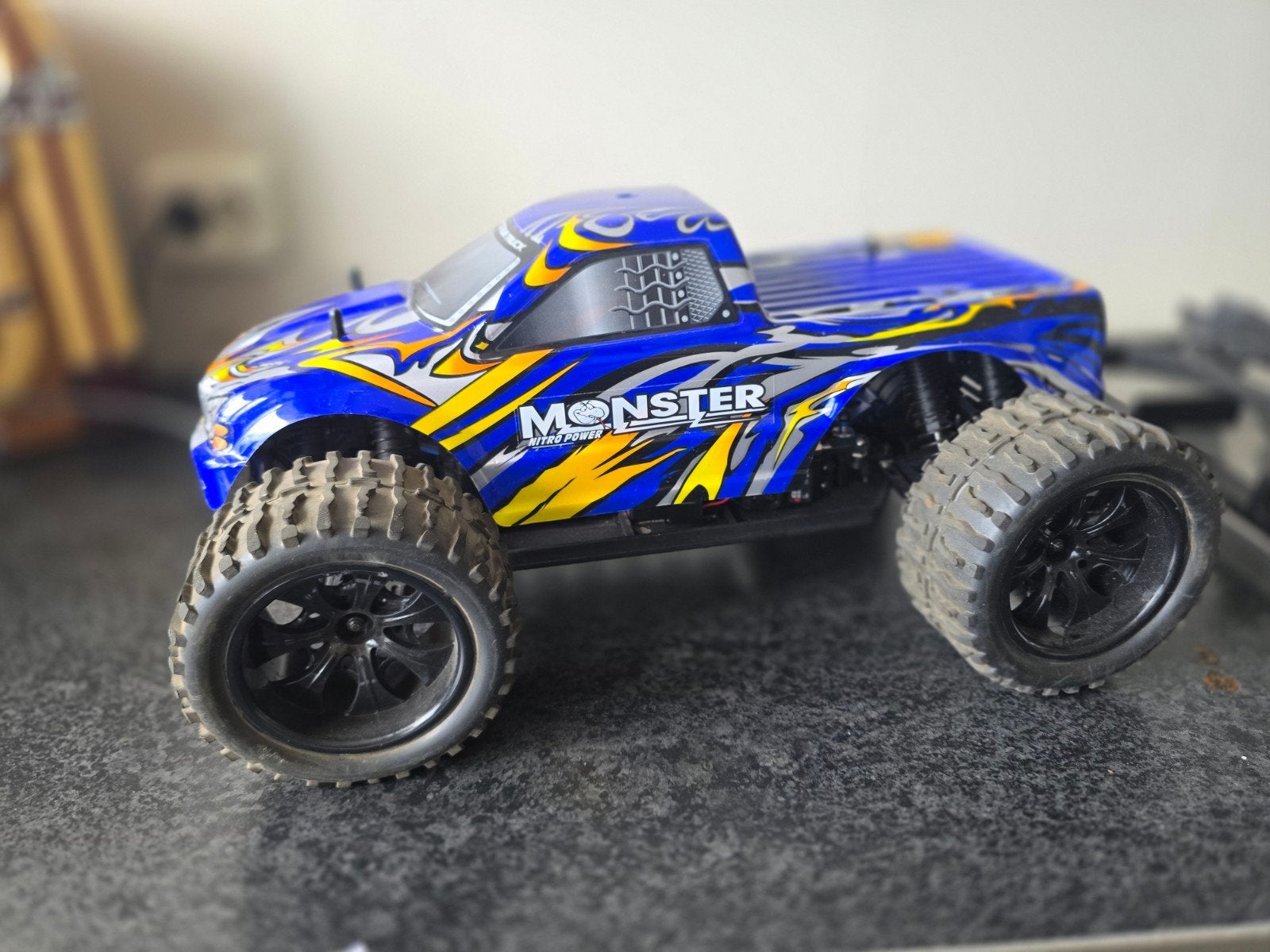 Himoto EMXT-1 1/10 RC Monster Truck 75 euro !! - bestuurbare, Overige merken, Groter dan 1:32, Ophalen of Verzenden, Zo goed als nieuw
