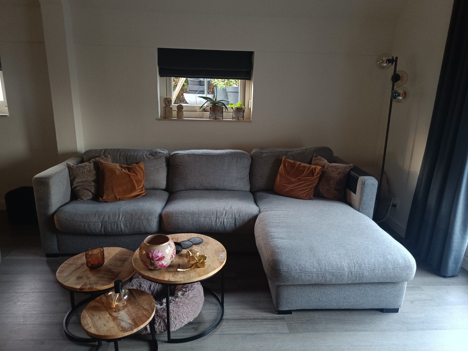 Gratis grijze bank met chaise longue!, Huis en Inrichting, Ophalen, Gebruikt, Stof