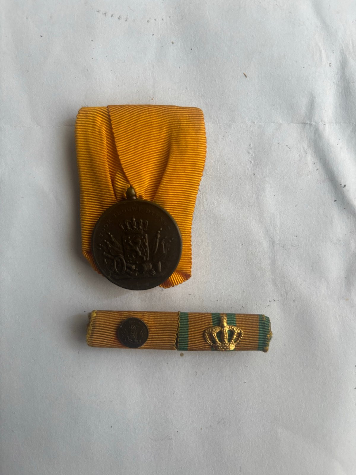 Medaille trouwe dienst met lint en speld - Fa. v. Wielik, Ophalen of Verzenden, Landmacht, Nederland, Lintje, Medaille of Wings