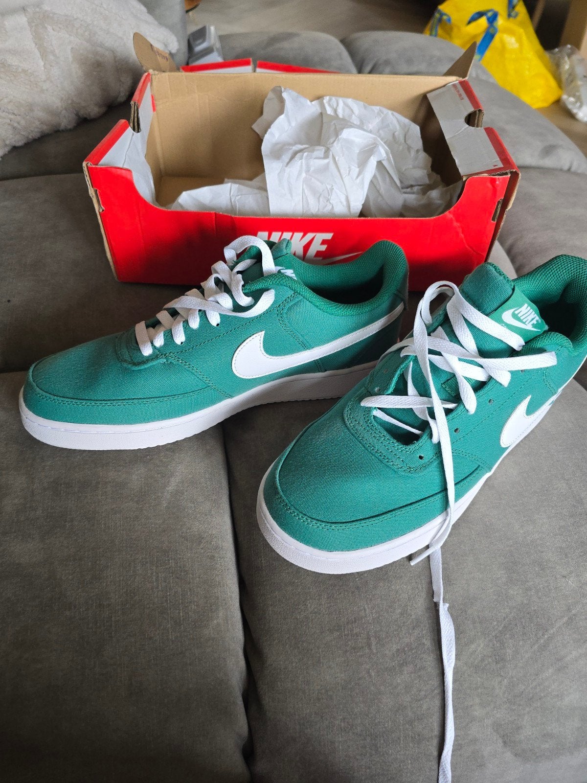Nieuwe Nike Sneakers Maat 43 - Groen met Wit, Kleding | Heren, Schoenen, Overige kleuren, Nike, Nieuw, Ophalen of Verzenden