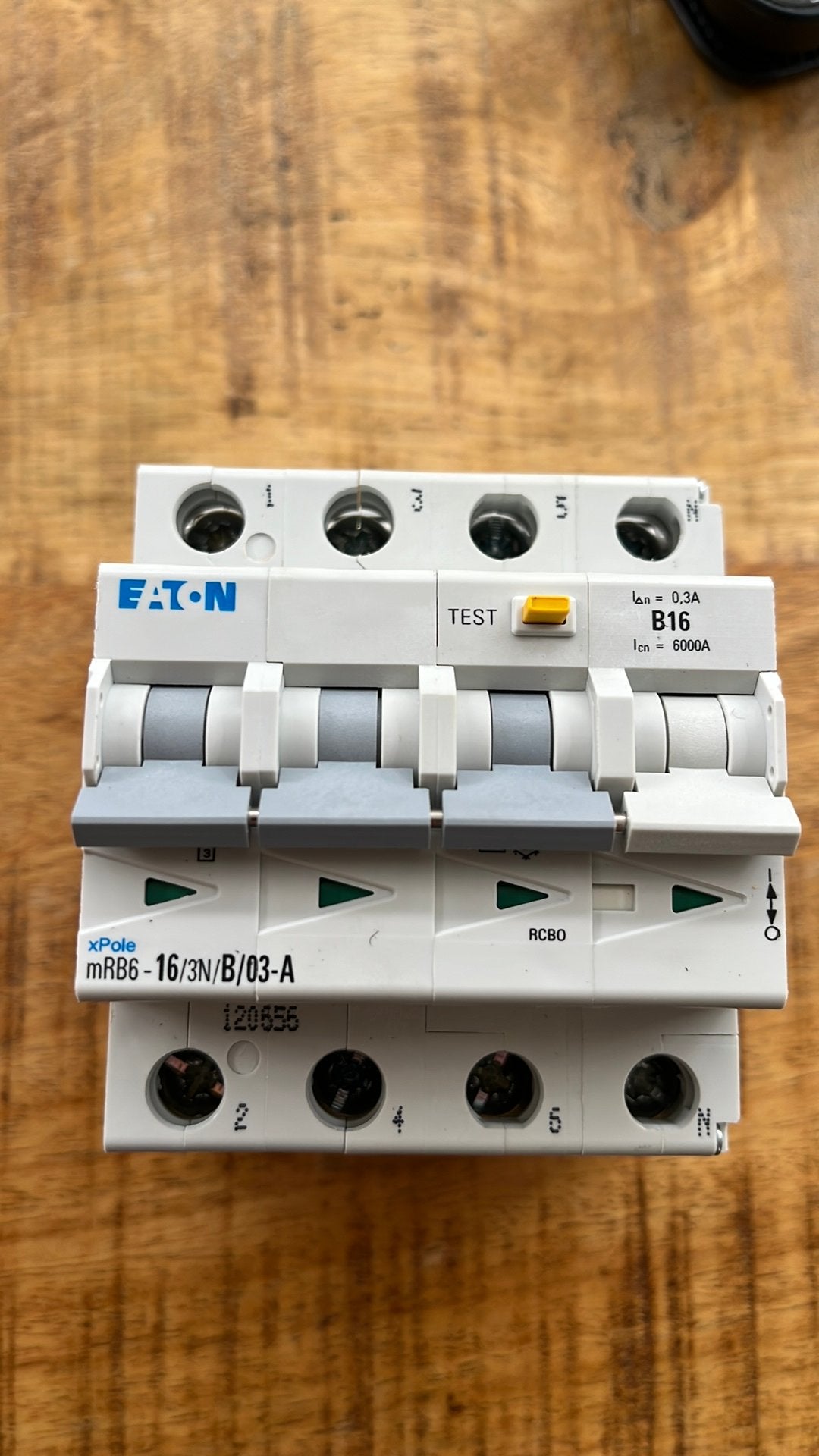 Eaton xPole mRB6 aardlekautomaat (RCBO) 3-fase, Doe-het-zelf en Verbouw, Elektra en Kabels, Gebruikt, Overige typen, Ophalen