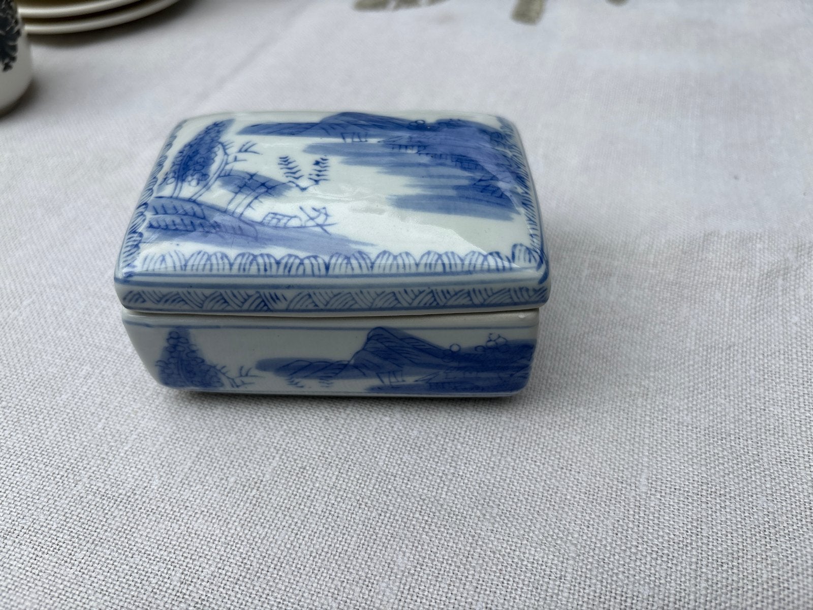Antiek Chinees porseleinen doosje, blauw-wit decor, Ophalen