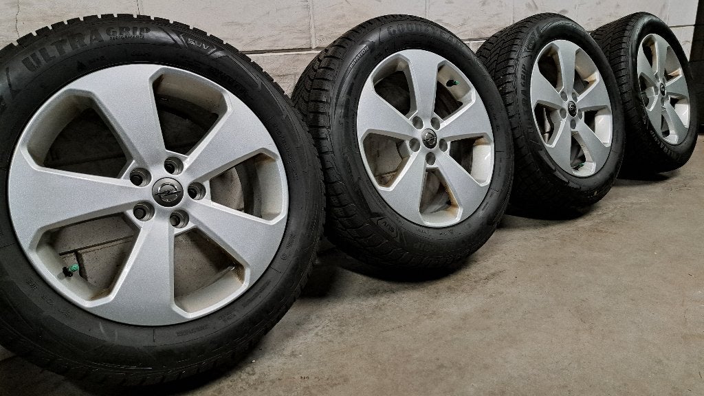 Winterbanden Opel Mokka Astra J Astra K Trax 215/60/17, Banden en Velgen, 17 inch, Personenwagen, Gebruikt