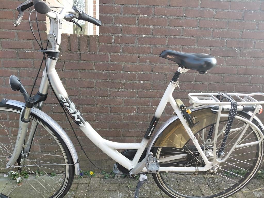 GIANT Metro, Fietsen en Brommers, Fietsen | Dames | Damesfietsen, Ophalen, Gebruikt, Versnellingen, 56 cm of meer