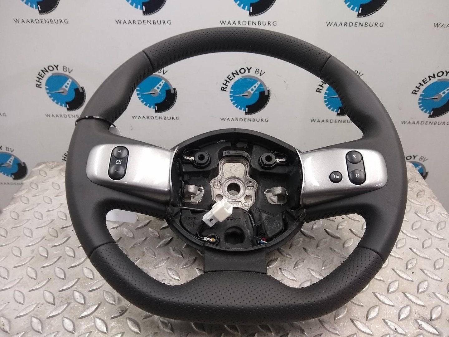 RENAULT TWINGO SPORT STUURWIEL 2017, Ophalen of Verzenden, Gebruikt, ARN erkend