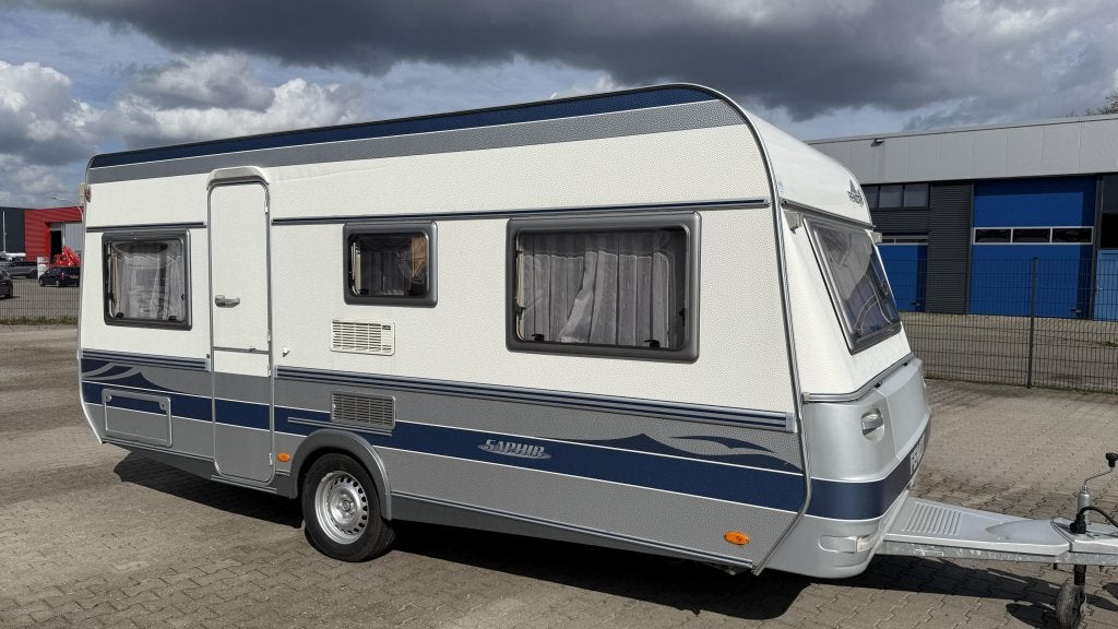 Fendt Saphir 490 TF bouwjaar 2003 met voortent, Caravans en Kamperen, Caravans, Rondzit, Bedrijf, Tot en met 4, Dwarsbed