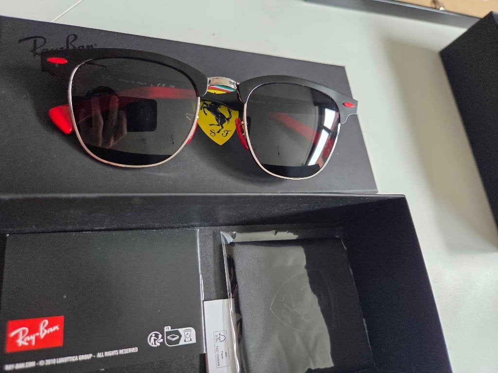Ray-Ban Ferrari Clubmaster zonnebril, Zonnebril, Zwart, Nieuw, Ophalen of Verzenden
