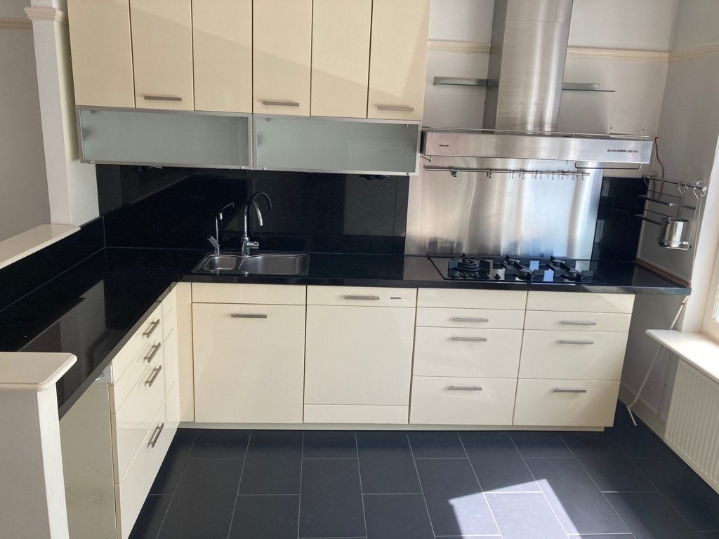stenen aanrechtblad, achterwand en apparatuur, Huis en Inrichting, Keuken | Keukenelementen, Ophalen, Zo goed als nieuw, 200 cm of meer