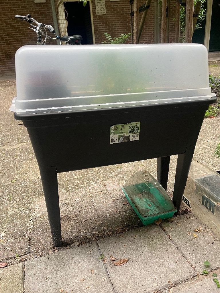 Groeitafel / plantenbak, Ophalen, Kunststof, Zo goed als nieuw, Balkon