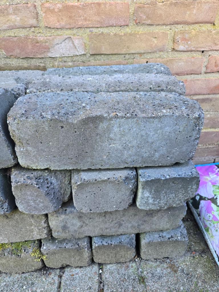 61 stapelblokken., Tuin en Terras, Bielzen en Borders, Ophalen, Gebruikt, Blok, 25 cm of meer