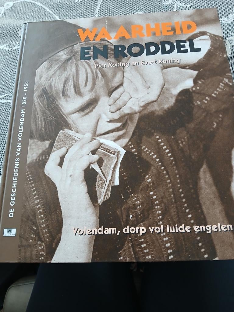 Heel mooi boek Waarheid en roddel Volendam, Boeken, Ophalen of Verzenden, Zo goed als nieuw, Piet Koning en Evert Koning.