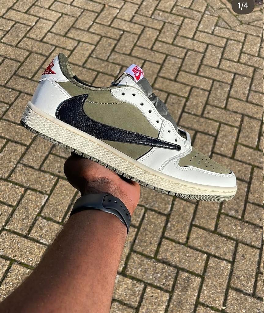 Nike Air Jordan 1 Low Travis Scott Medium Olive, Ophalen of Verzenden, Nieuw, Overige kleuren, Sneakers of Gympen