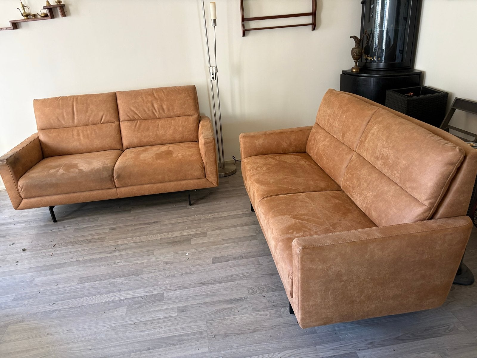 Prominent twee lederen 2-zitsbanken in cognac kleur, Ophalen, Gebruikt, 150 tot 200 cm, Tweepersoons