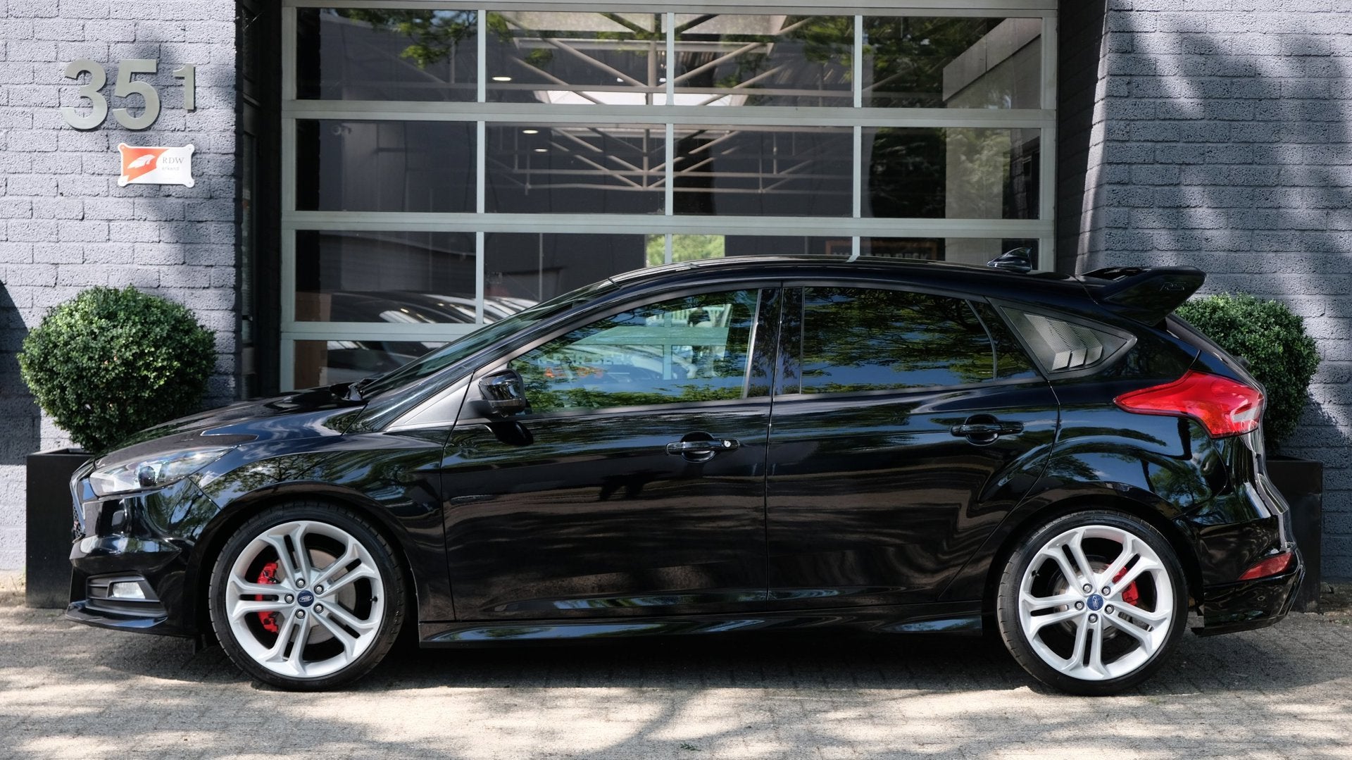 Ford Focus 2.0 ST-3 Cruise|Carplay|RS Spoiler|Maxton, 15 km/l, Gebruikt, Zwart, 4 cilinders