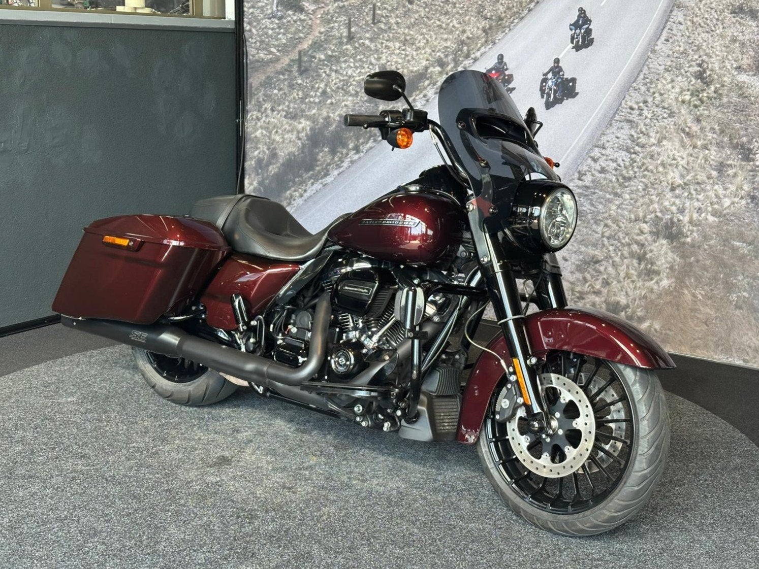 Harley-Davidson FLHRXS ROAD KING SPECIAL (bj 2019), Motoren, Laan van Vredenoord 33
2289 DA  RIJSWIJK, NL, Bedrijf, Toermotor