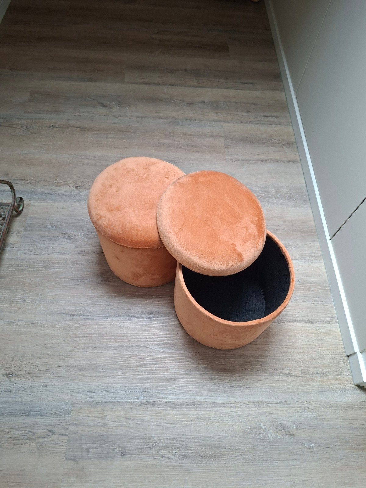 Set van 2 oranje fluwelen poefjes met opbergruimte, Huis en Inrichting, Minder dan 50 cm, Rond, Minder dan 50 cm, Ophalen of Verzenden