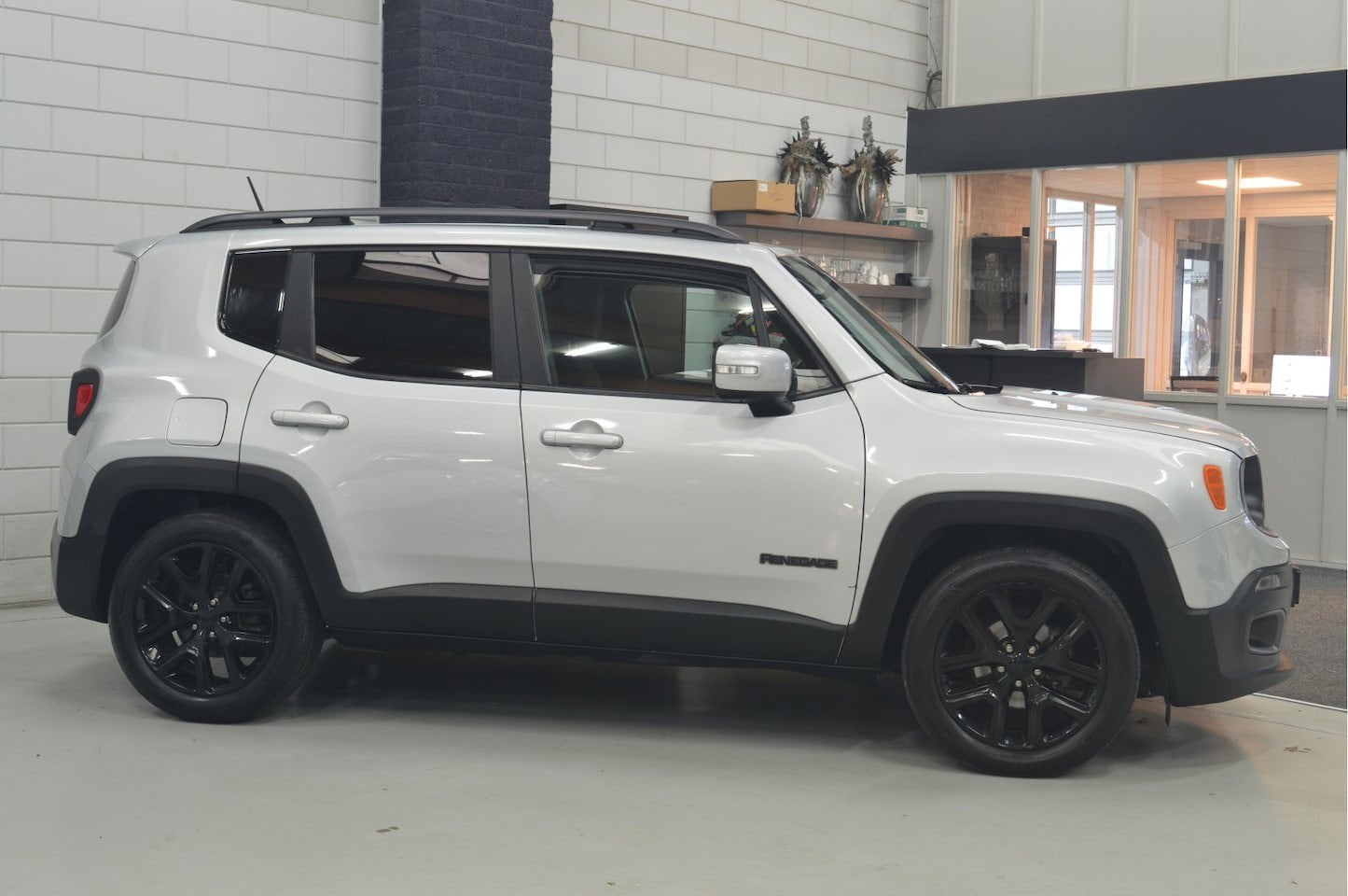 Jeep Renegade 1.4 MultiAir Longitude // LPG // GRIJS KENTEKE, Auto's, Jeep, Gebruikt, Euro 6, 4 cilinders, 400 kg