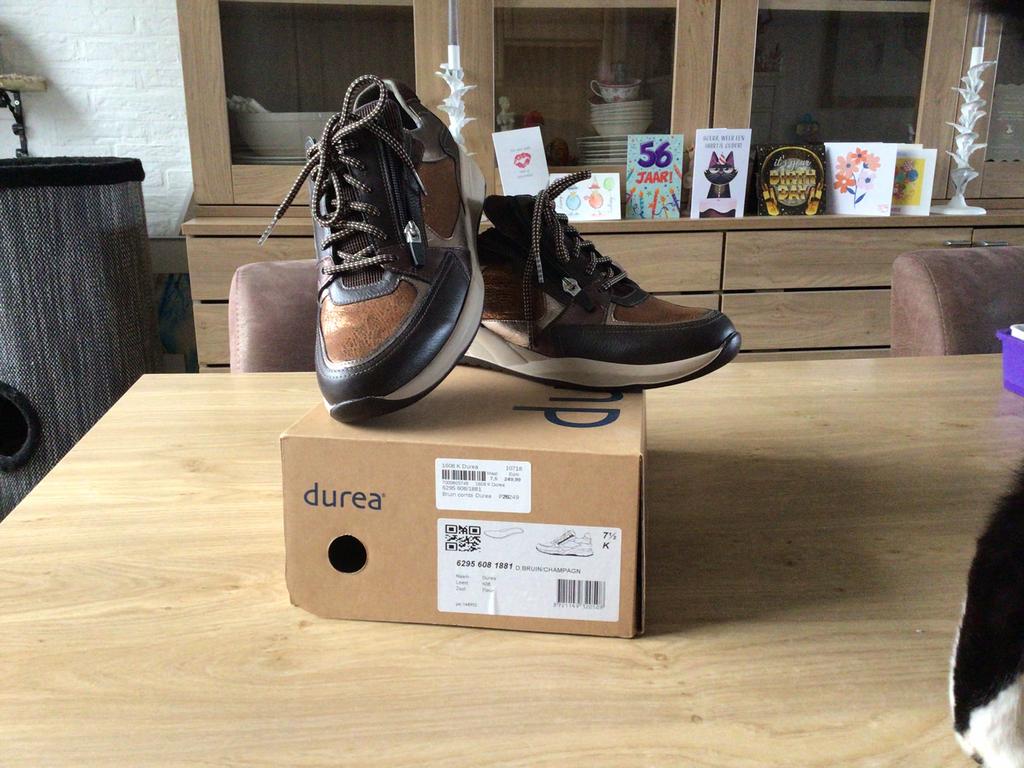 Durea 7,5 K, Bruin, Nieuw, Ophalen of Verzenden, Sneakers of Gympen