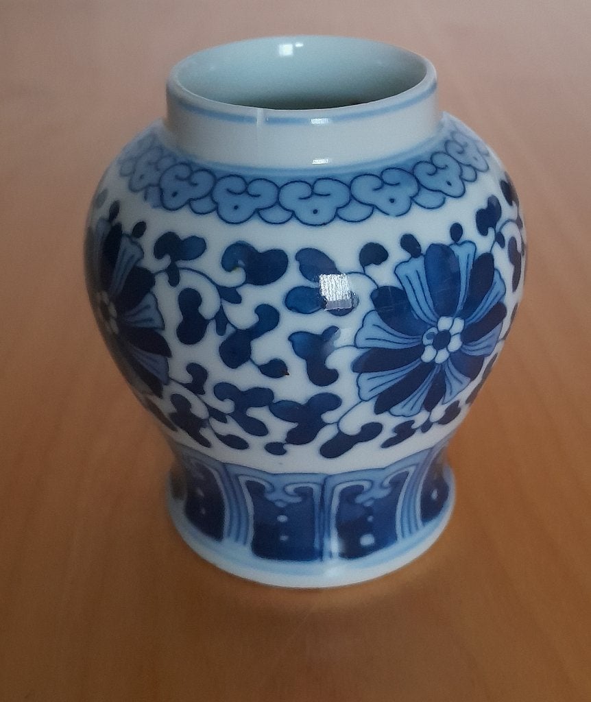 Blauw beschilderd vaasje met deksel, Ophalen of Verzenden