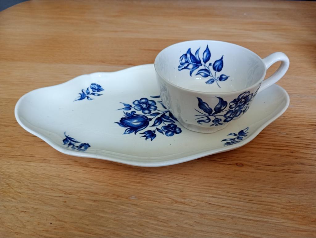 Petrus Regout Maastricht Bouqet Bleu schotel, Antiek en Kunst, Antiek | Servies los, Ophalen of Verzenden