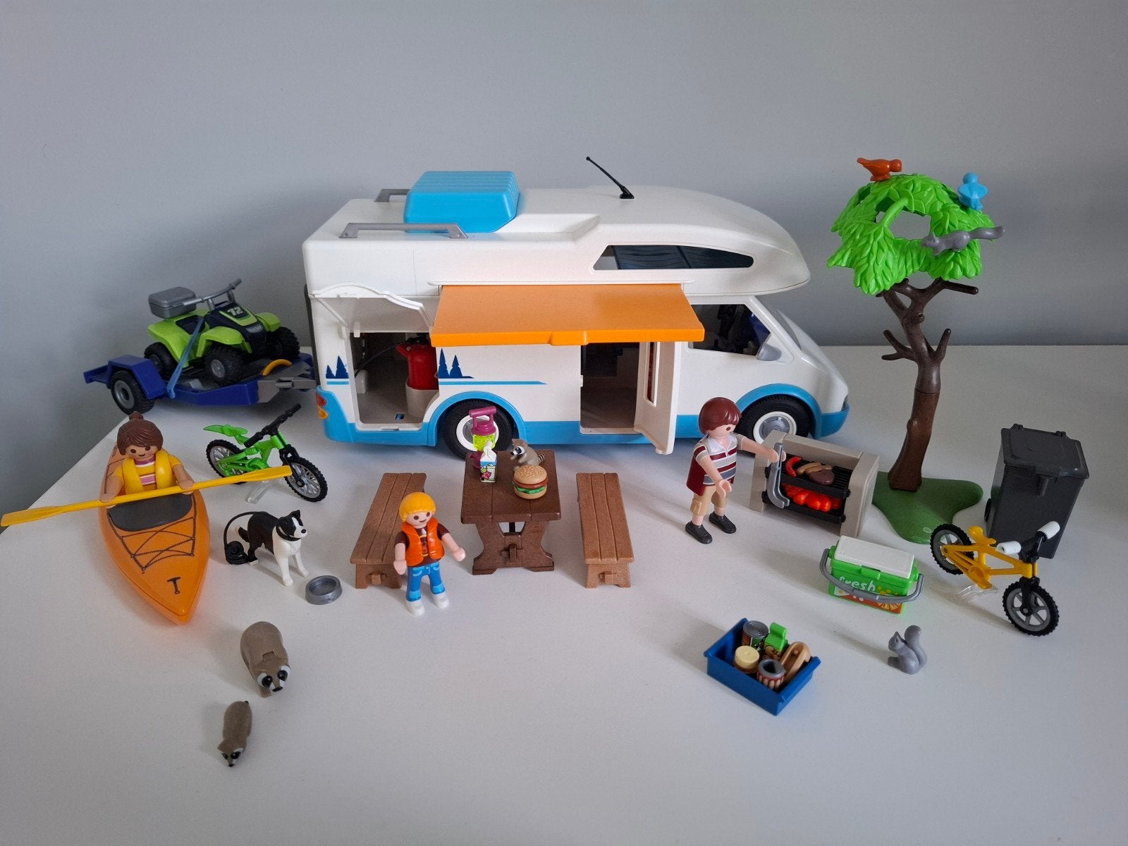 Playmobil Family Fun Camper met accessoires 9318, Ophalen, Complete set, Voertuig, Family fun