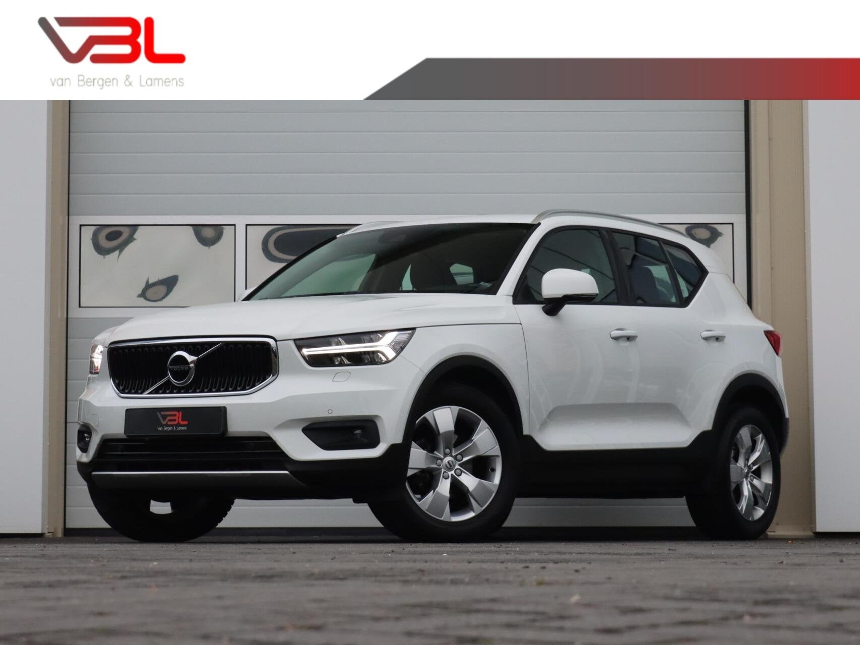 Volvo XC40 1.5 T3 Momentum Pro | Elek. wegklapbare trekhaak, Auto's, Dealer onderhouden, Gebruikt, Met garantie (alle), Bedrijf