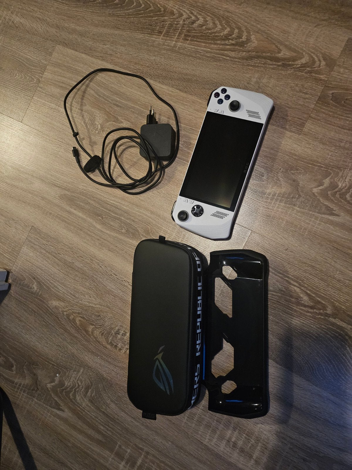 ASUS ROG Ally Z1 Extreme Gaming Handheld, Ophalen of Verzenden, ASUS, Zo goed als nieuw