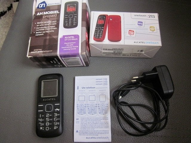 Mobiel van ah/ alcatel ot-213 zwart/kleurenscherm/radio/ ca, Ophalen of Verzenden, Gebruikt, Klassiek of Candybar