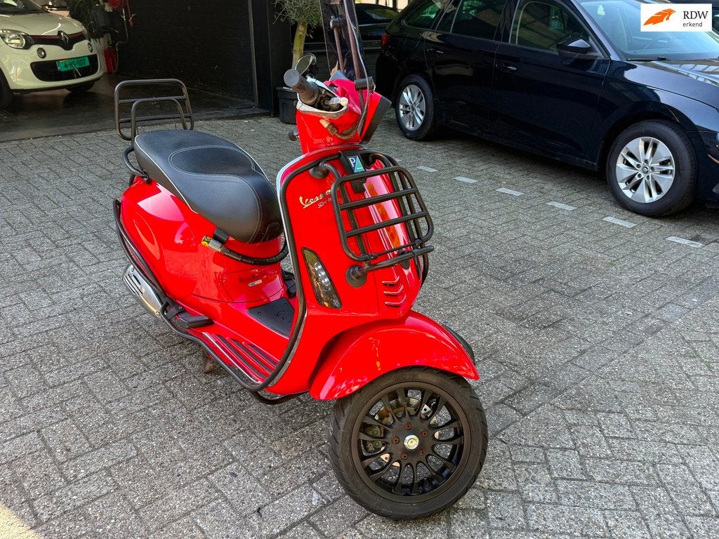 Vespa Snorscooter Sprint 4T, Gebruikt, Positronweg
3542az  Utrecht , NL, Carsale, Benzine