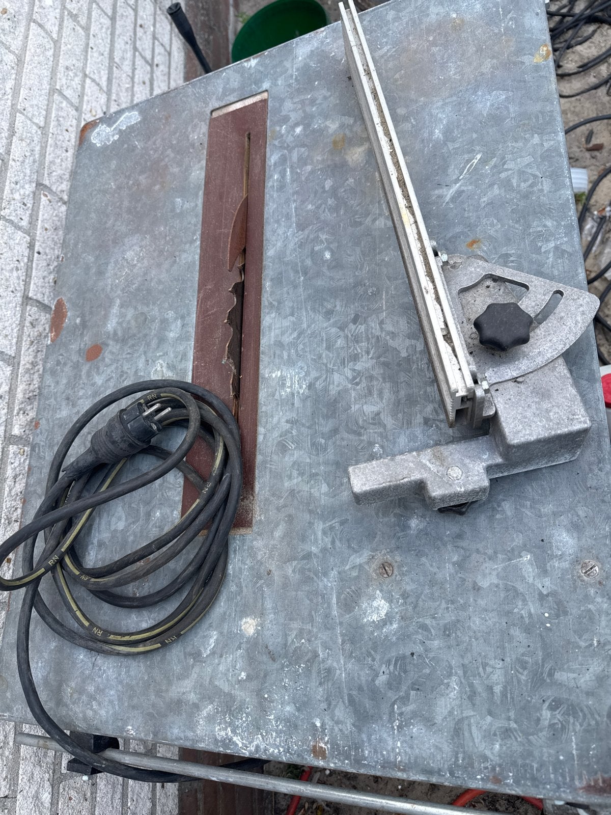 Zaagtafel 230V - Diepte en graden instelbaar, Ophalen of Verzenden, Gebruikt, Cirkelzaag, 70 mm of meer
