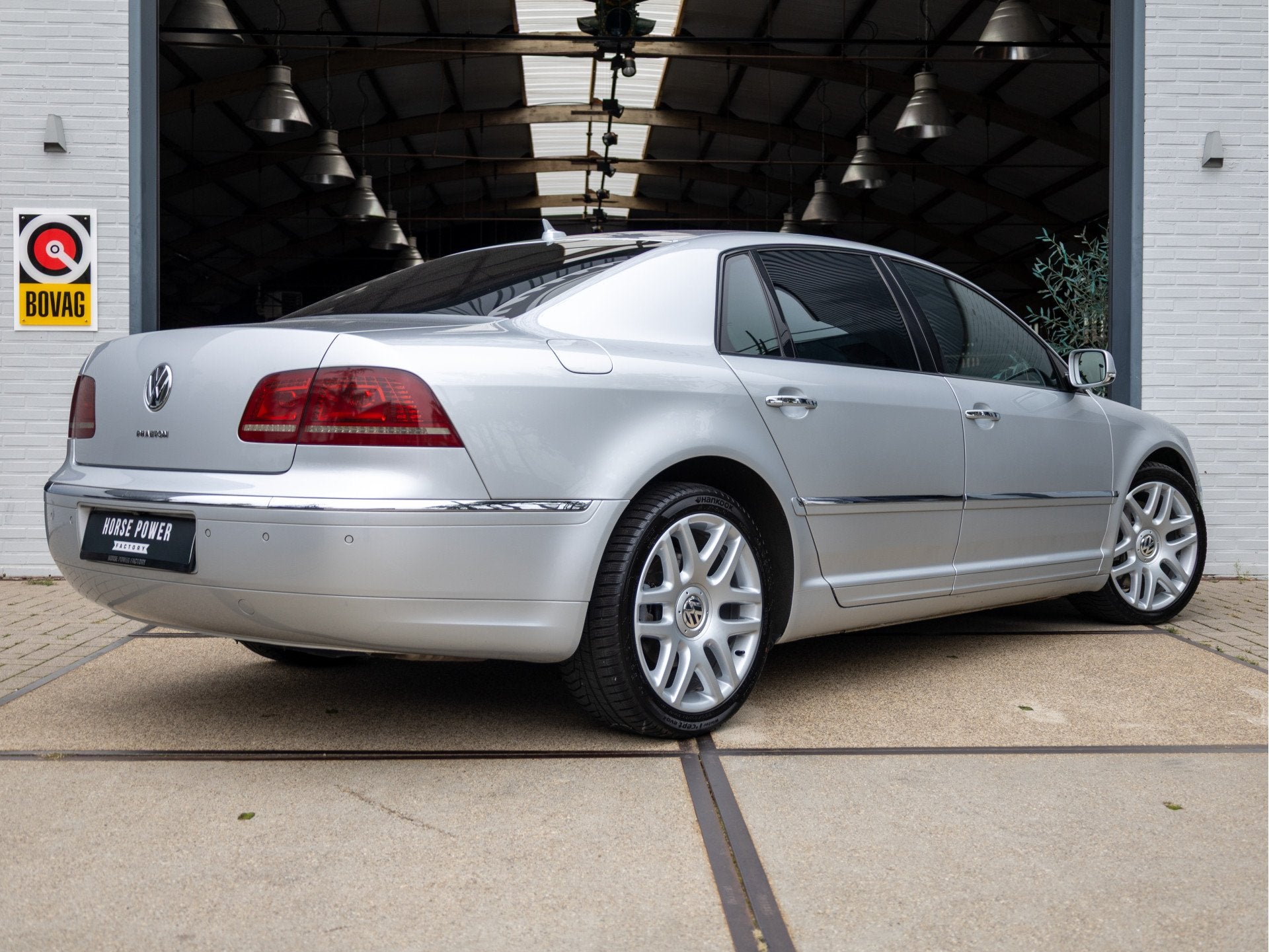 Volkswagen Phaeton 3.0 TDI 5p. Highline *Schuif/Kantel | ACC, Auto's, Automaat, Dealer onderhouden, Gebruikt, Zwart