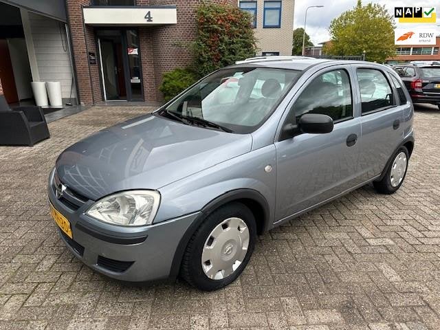 Opel Corsa 1.2-16V Essentia, bj.2003,grijs,5 deurs,airco,APK, Auto's, Voorwielaandrijving, Gebruikt, 31 €/maand, Bedrijf