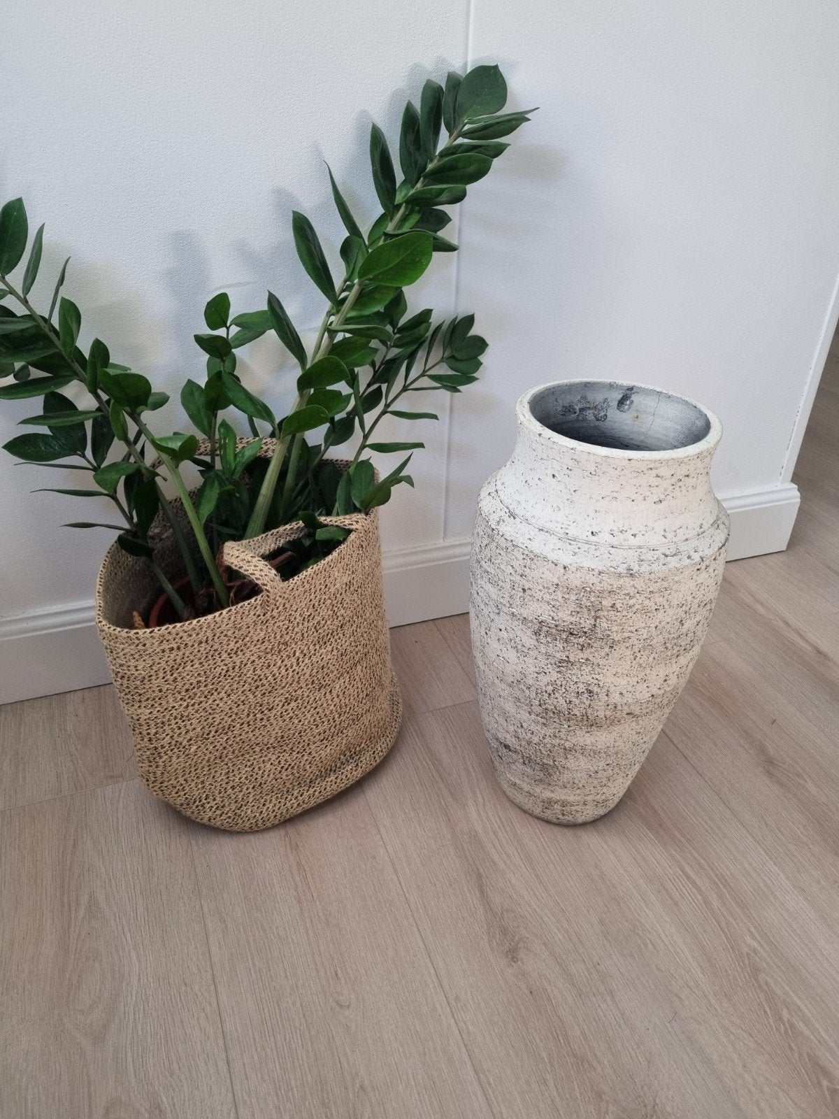 Mooie Intratuin vazen, set van 2, Huis en Inrichting, Ophalen, Met patroon/structuur, Beige, Zo goed als nieuw
