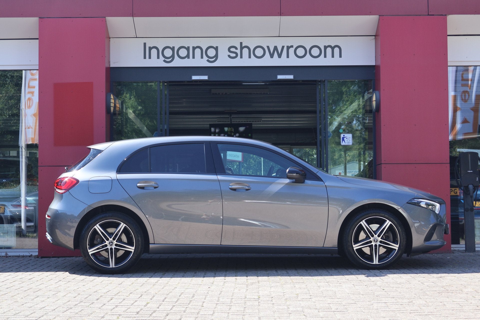 Mercedes-Benz A-Klasse 250 e Business Line | WideScreen | Di, Dealer onderhouden, Gebruikt, 4 cilinders, Leder en Stof