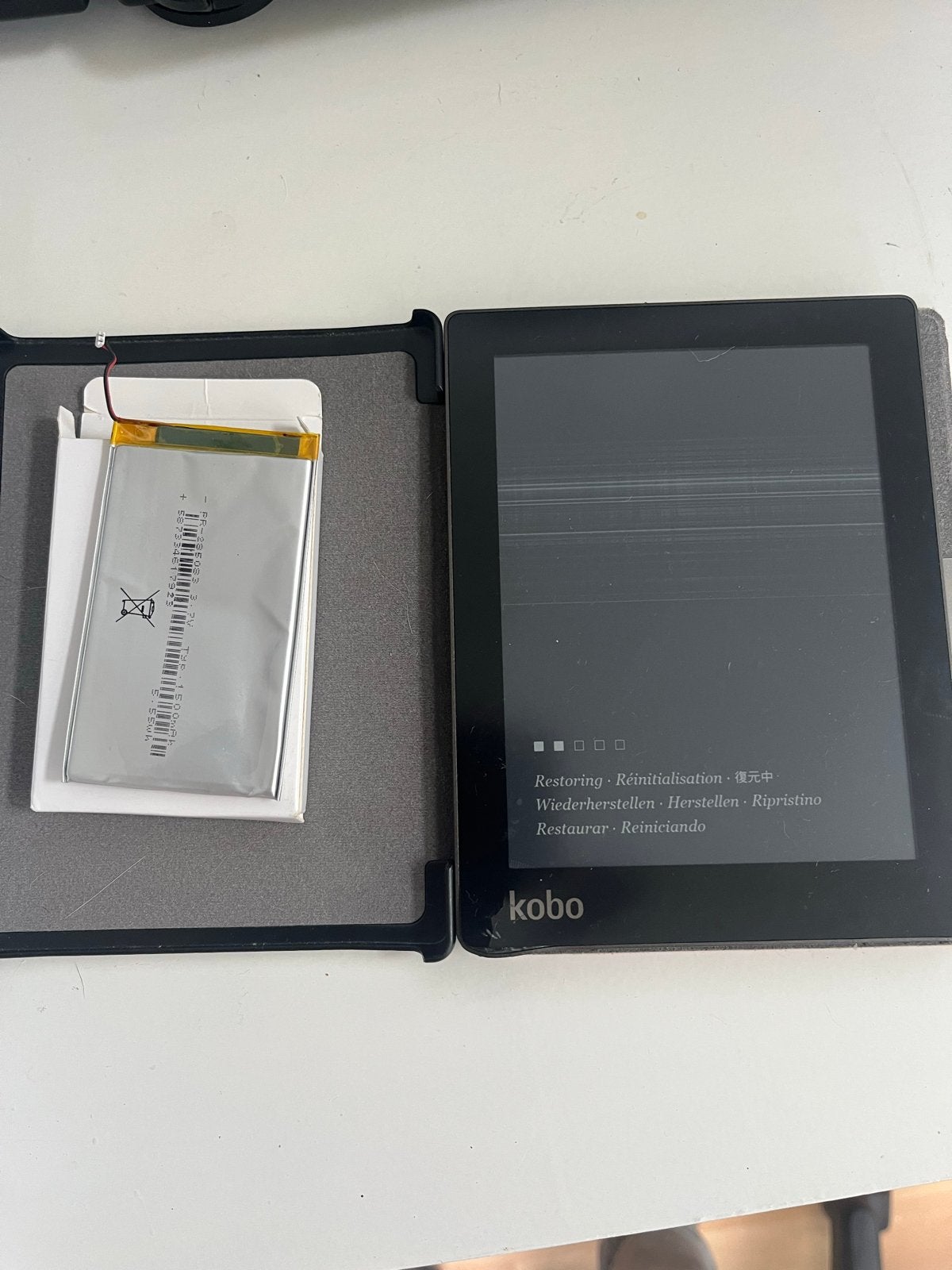 Kobo e-reader - voor onderdelen 6 inch, Ophalen of Verzenden, 4 GB of minder, Niet werkend, Touchscreen