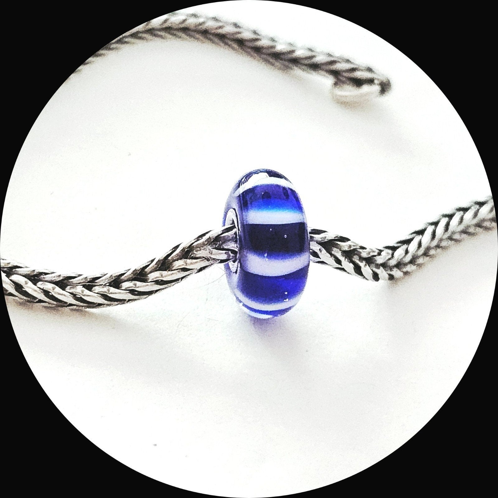 Trollbeads murano Blauwe Strepen TGLBE-10054 / voor armband, Glas of Kristal, Ophalen of Verzenden, Zo goed als nieuw, Trollbeads