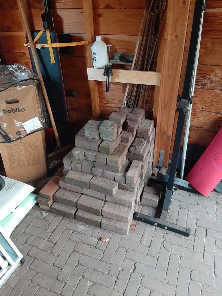 Klinkers en houten palen, Tuin en Terras, Tegels en Klinkers, Ophalen, Gebruikt
