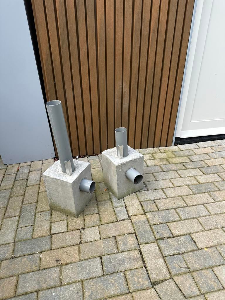 2 Betonpoeren met afwatering, Ophalen, Zo goed als nieuw, Minder dan 180 cm, Overige typen
