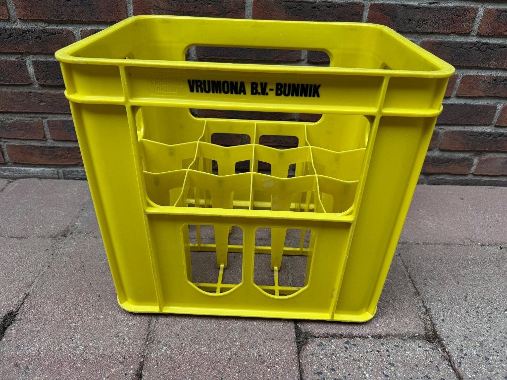 Frisdrank krat Stapelbak voor (pet) flessen Kunststof GEEL, Ophalen of Verzenden, Zo goed als nieuw, Gebruiksvoorwerp