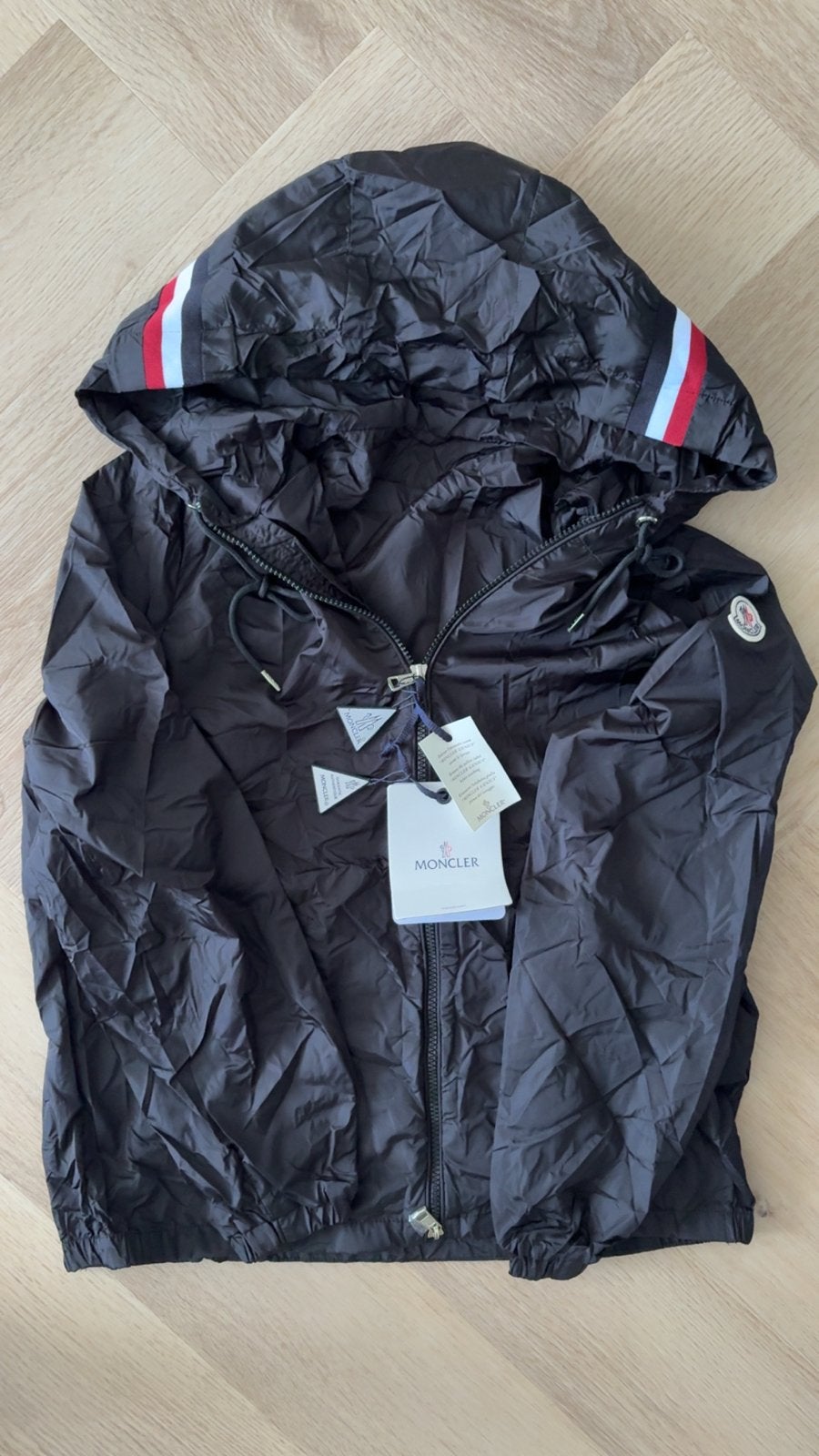 Moncler Windjack Zwart met Strepen - Nieuw met Labels, Ophalen of Verzenden, Nieuw, Overige maten, Zwart