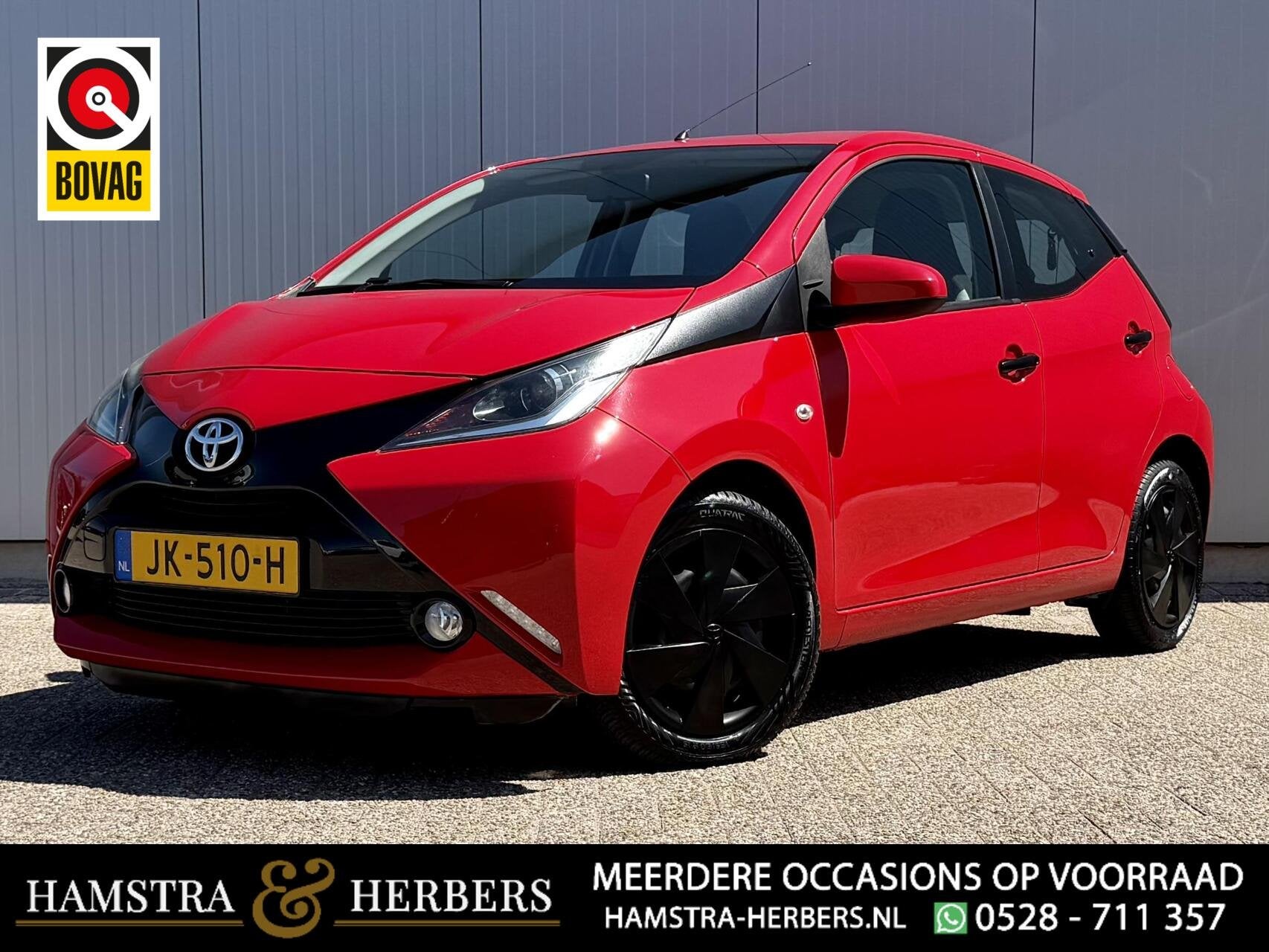 Toyota Aygo 1.0 VVT-i x-play AUTOMAAT rood, Auto's, Gebruikt, Euro 6, 4 stoelen, Origineel Nederlands