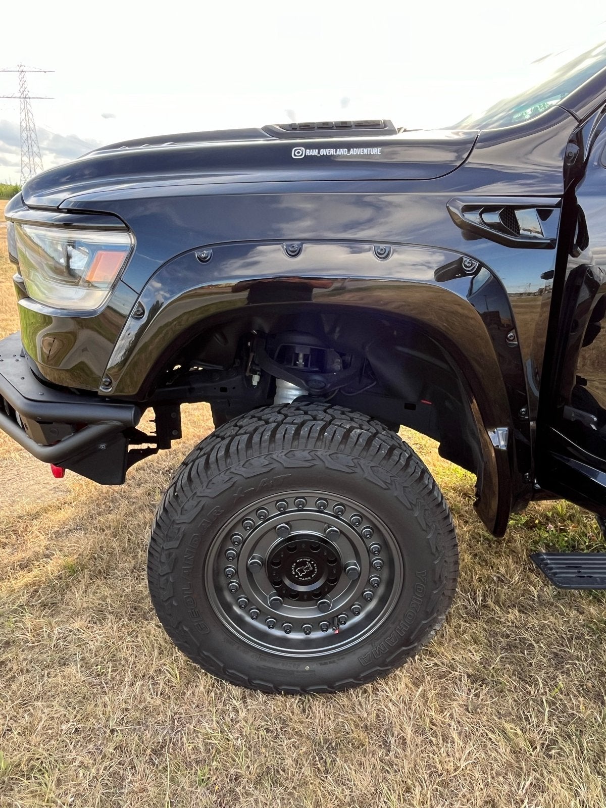 Foto 15 van Dodge RAM 1500 Laramie Night 2019 BDS Lift & Fox Overland